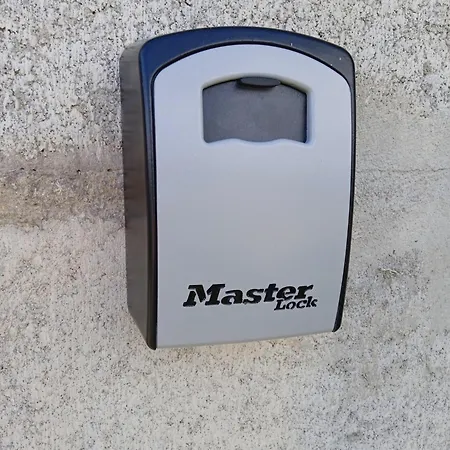 Apartment La Glycine